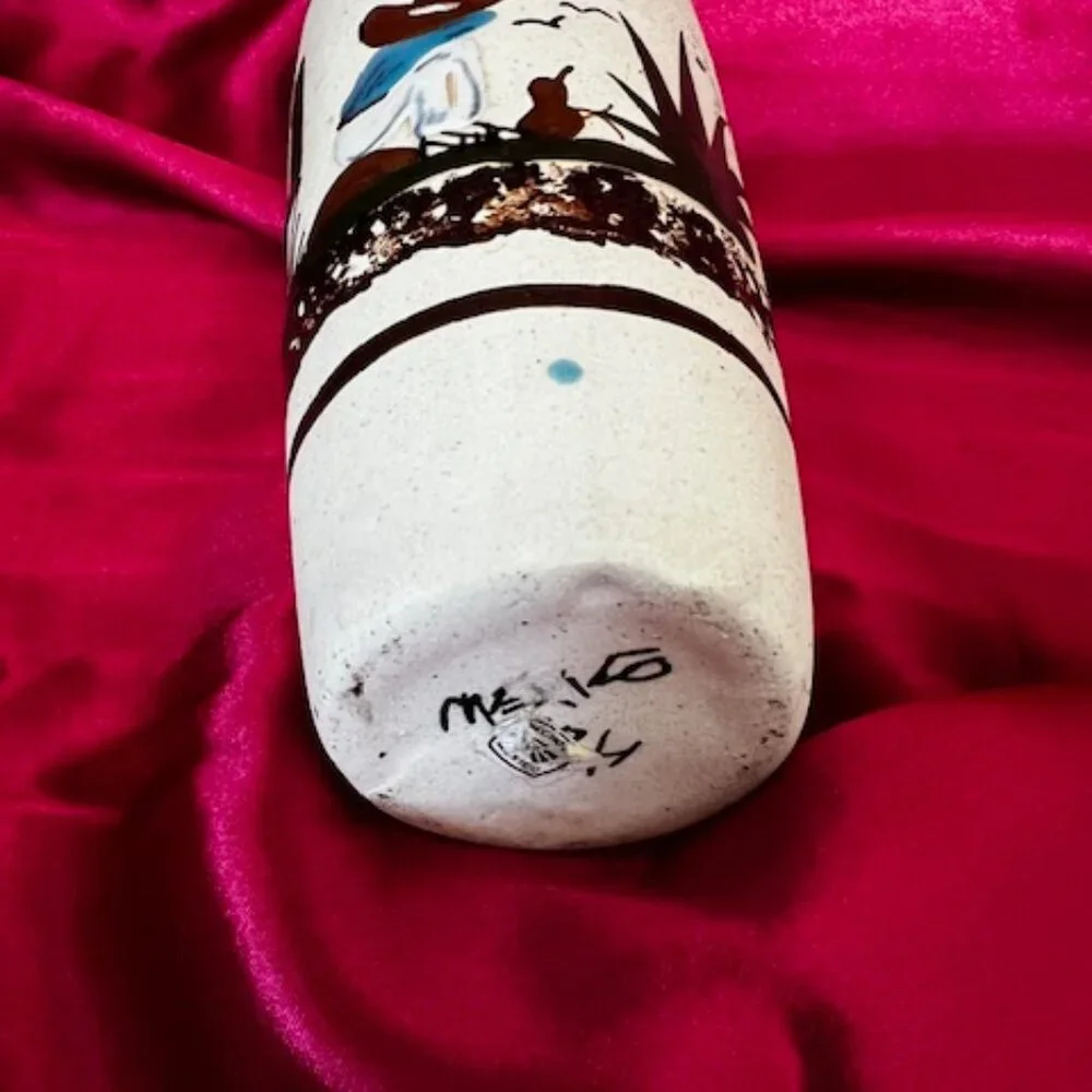 Hand-painted Mexican pottery vase, often identified‎ as Tonala folk art desert